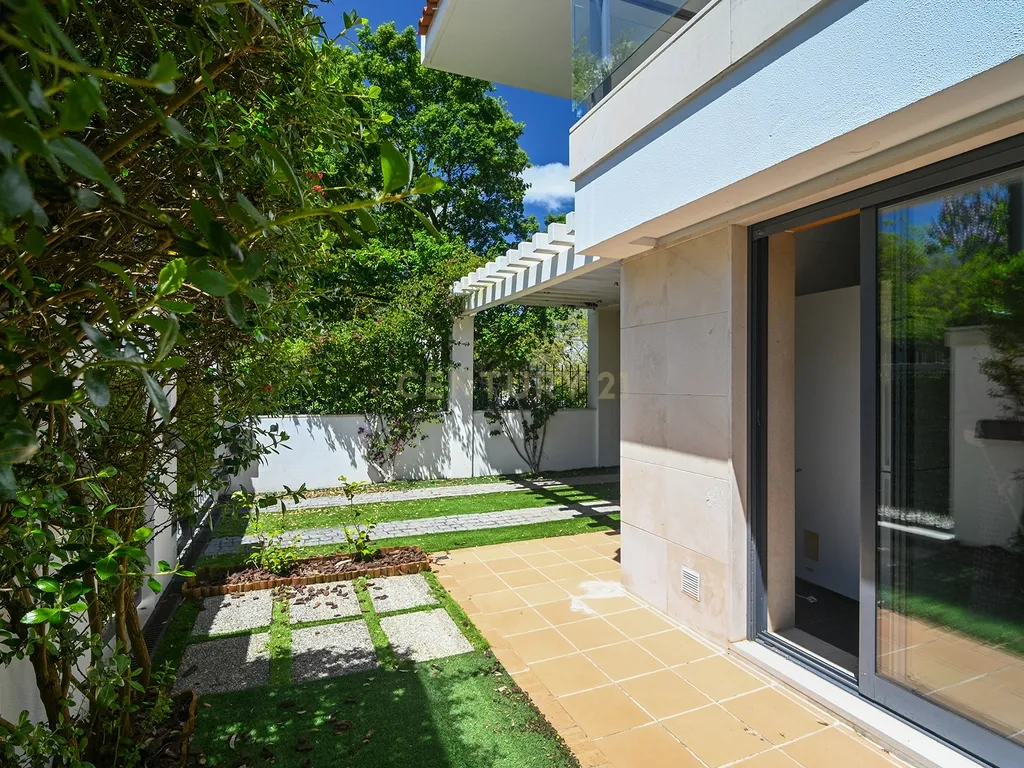 Moradia em Banda T4 no Empreendimento Oeiras Golfe Residence - Image 7