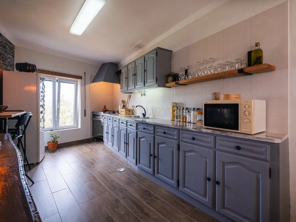 Moradia Renovada em Serpins, Lousã com 3 Casas de Banho - Image 11