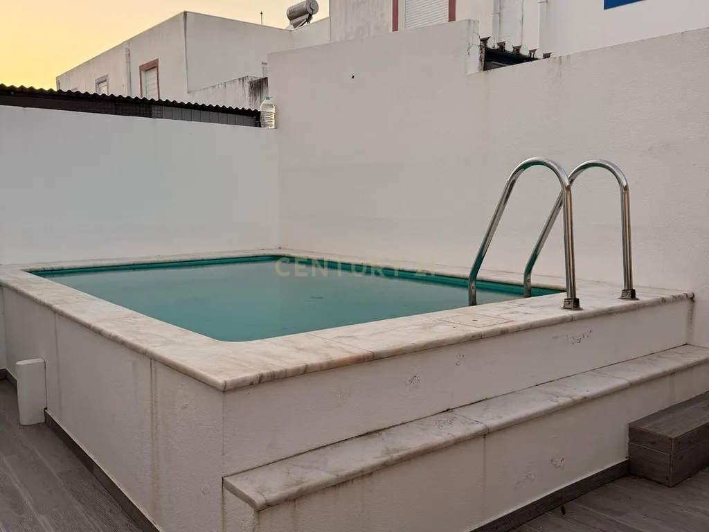 Moradia Moderna com Piscina em Évora - 3 Quartos e Estacionamento - Image 50
