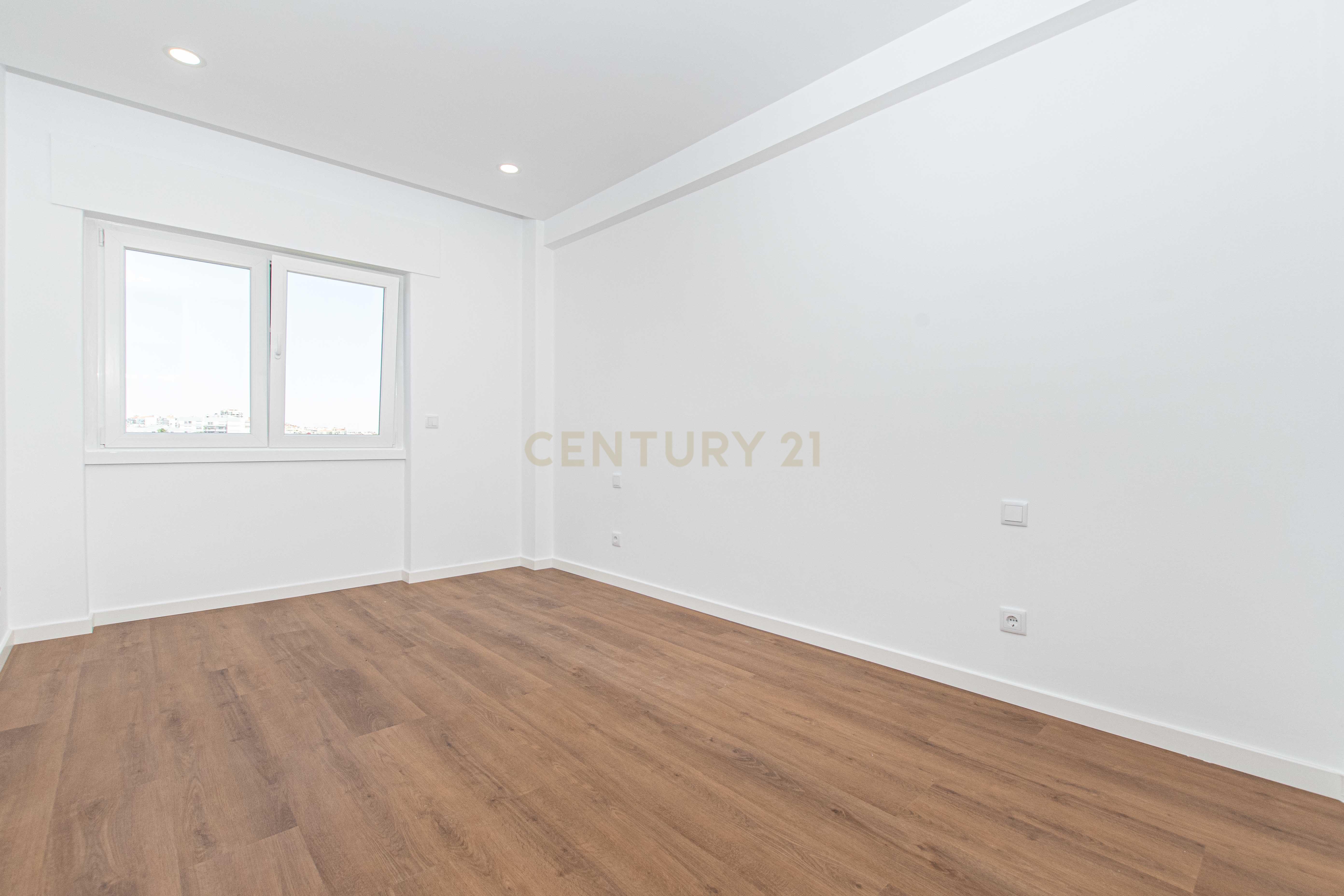 Fotografia 12 de Apartamento T2 Totalmente Remodelado | Rua da Venezuela, Benfica, Lisboa