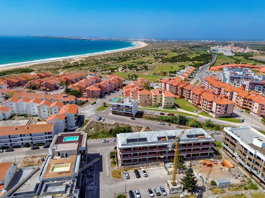 T2 Nova construção, Praia da Consolação, Peniche - Image 12