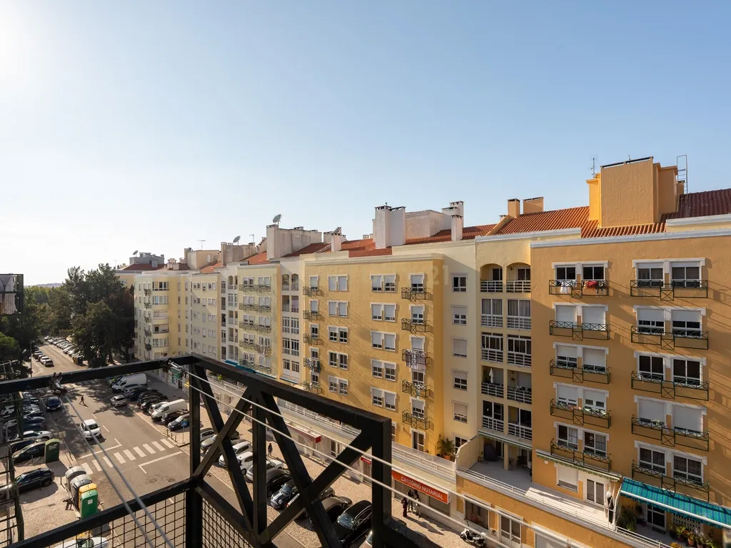 ** ESPECTACULAR APARTAMENTO T2 REMODELADO, NA URBANIZAÇÃO DA ANTA ** - Image 13