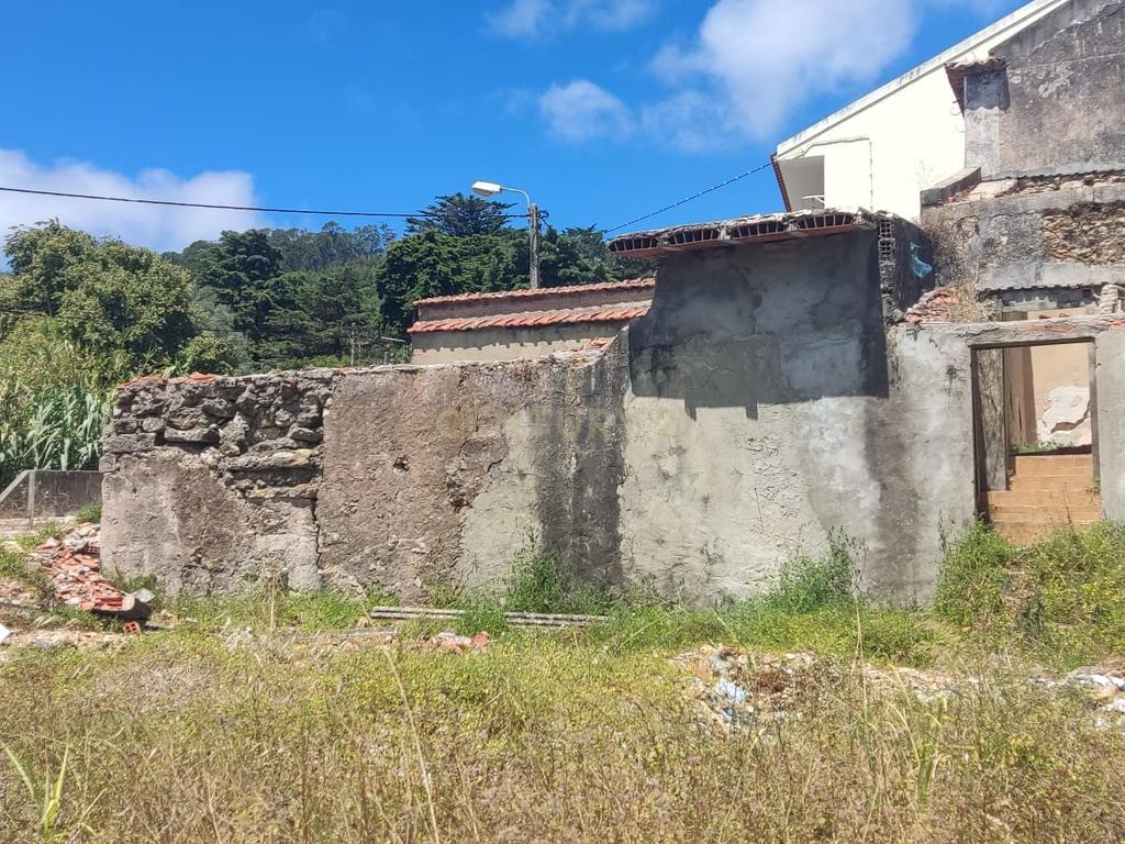 Terreno Urbano em A- da Beja-  Amadora, Oportunidade Única por 140.000€ - Image 1
