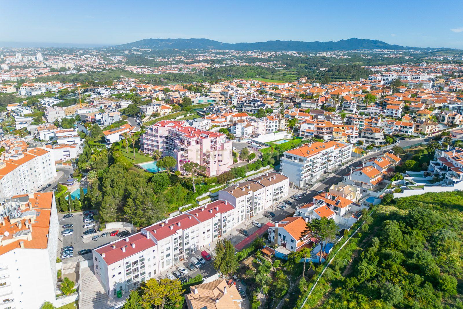 Fotografia 5 de Exclusiva Moradia na Parede com Vista de Mar e Apartamento T1 Independente