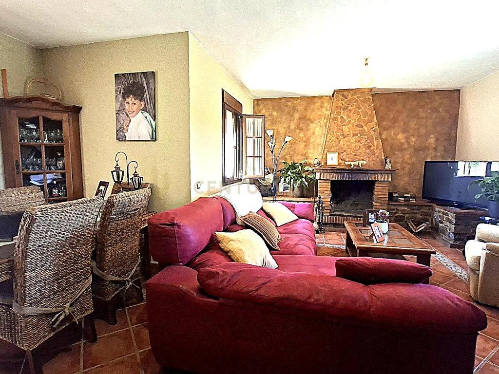 Moradia andaluza independente com piscina privada, jardim bem cuidado, cozinha exterior com churrasqueira e charme tradicional na tranquila zona residencial de Los Arroyos (Arriate), a apenas 10 minutos de Ronda e a menos de uma hora da Costa del Sol — pronta a habitar. - Image 17