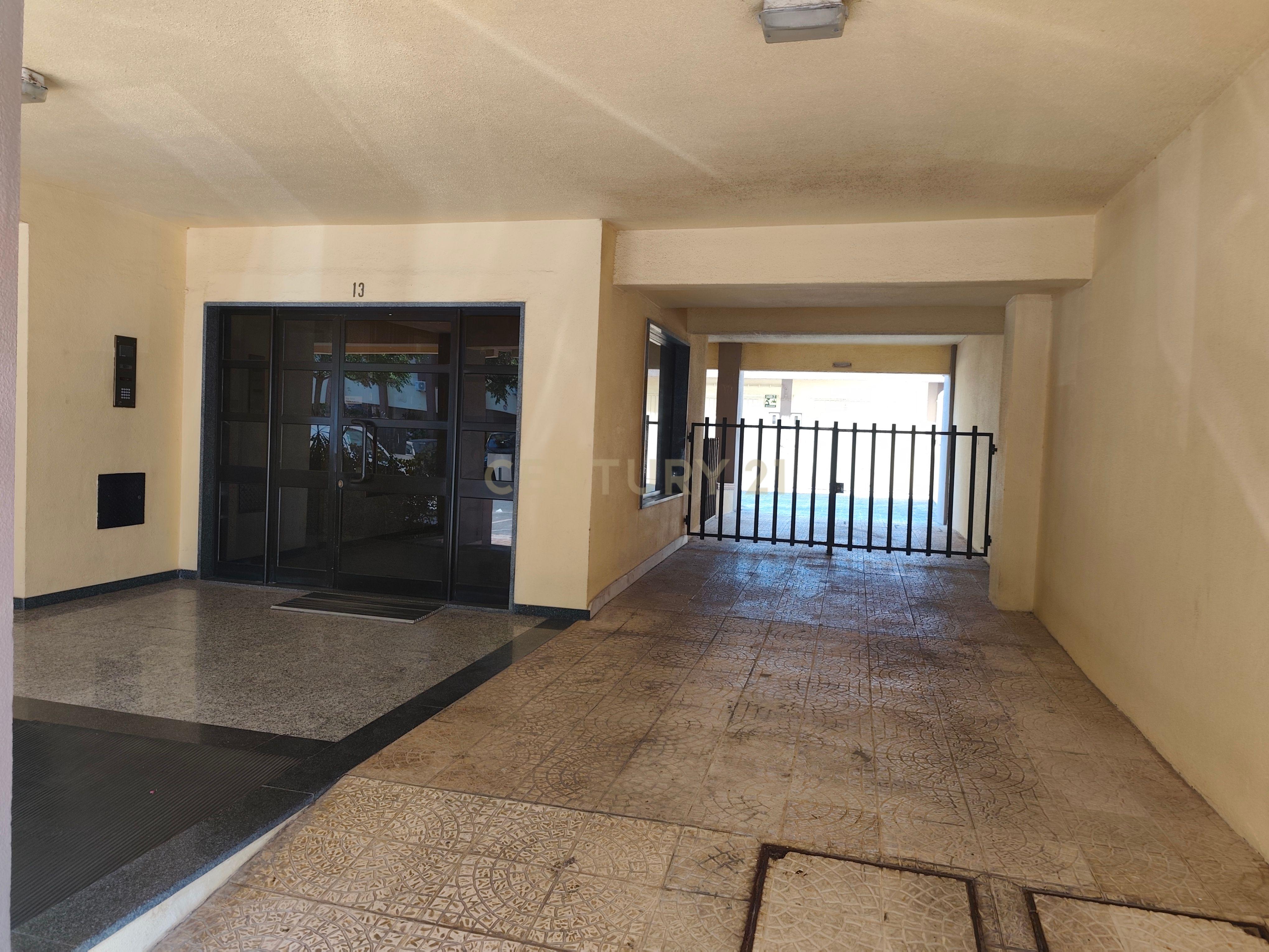 Fotografia 5 de Apartamento T3 Central em Nova Oeiras com Vista Agradável,