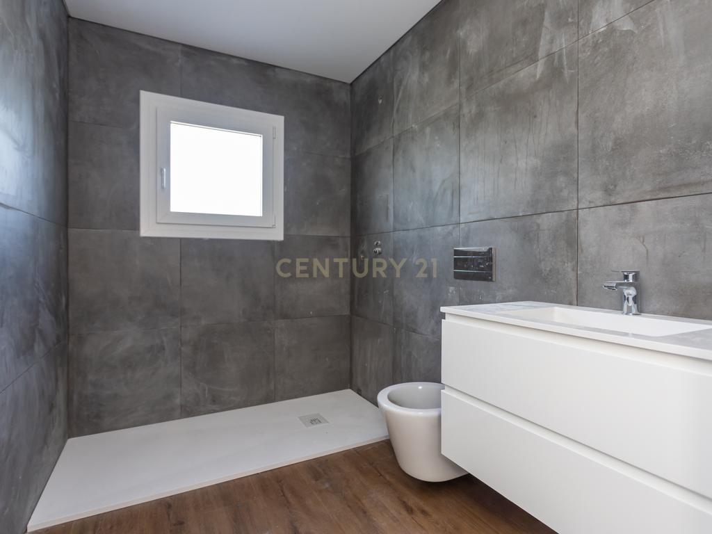 Moradia T3 Térrea Isolada com 3 suítes | Quinta do Anjo - Image 8
