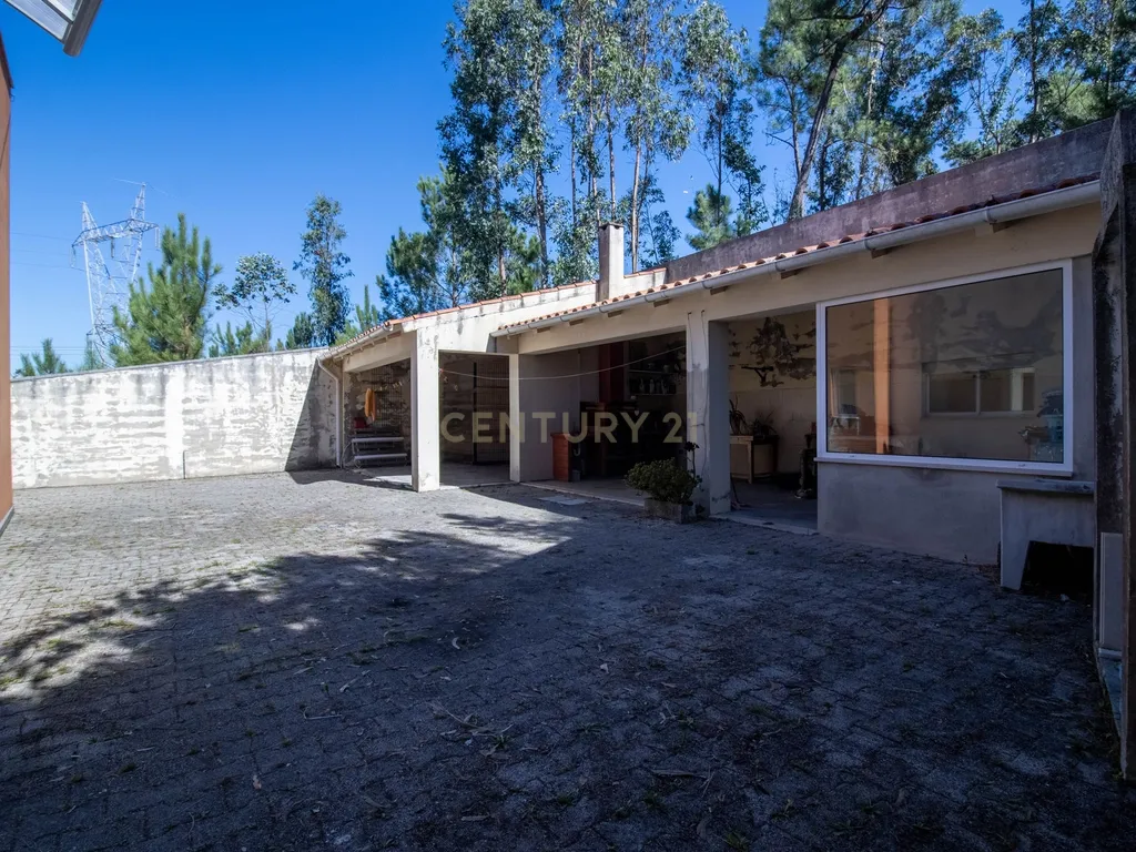 Moradia de arquitetura moderna no Juncal-Porto de Mós - Image 36