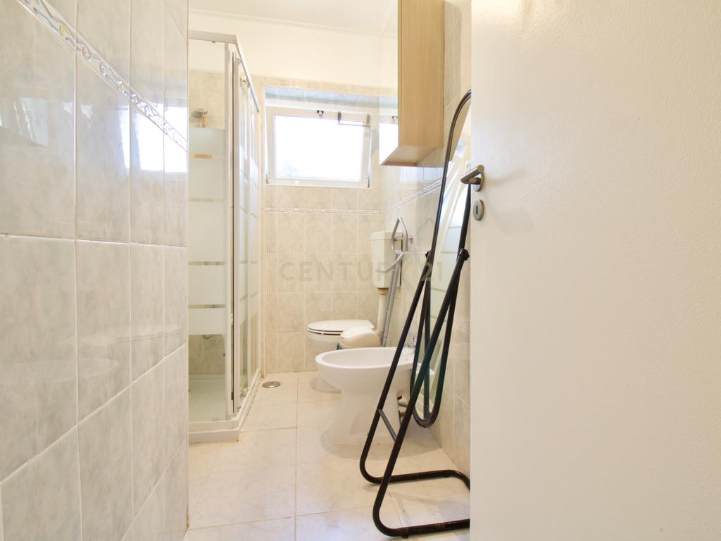 Apartamento T1 centro de Almada - Image 7