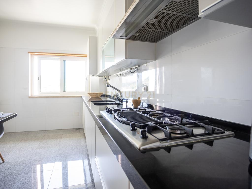 T3 com 160 m², Box para 2 carros e Arrecadação – Lumiar / Ameixoeira - Image 6