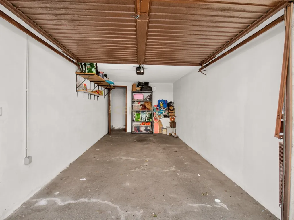 Apartamento Renovado com Vista Panorâmica em Braga - Image 24