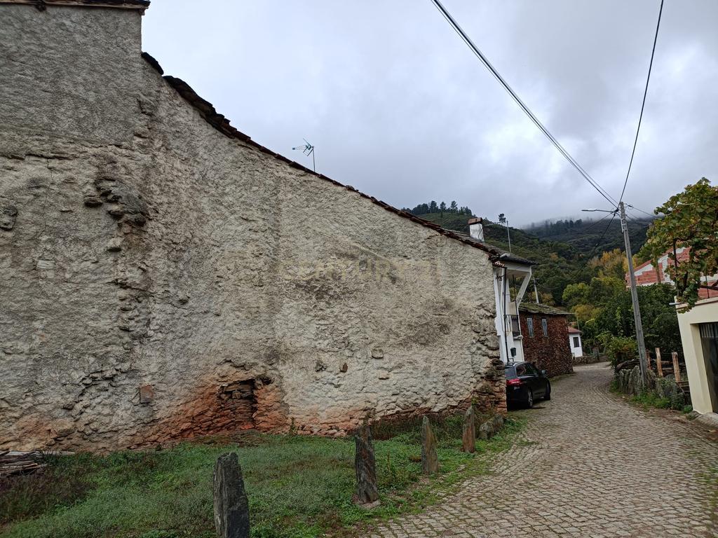 Moradia para Reabilitar - França, Bragança - Image 9