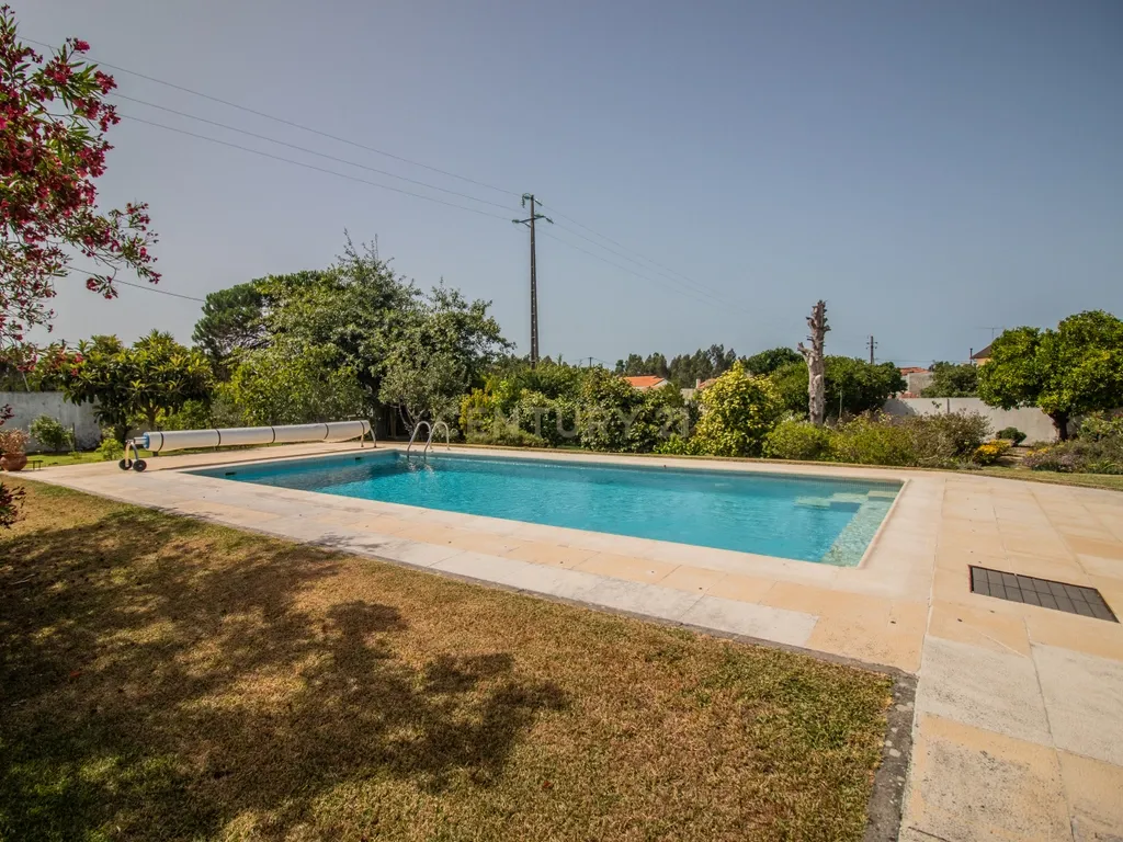 Moradia térrea T3+T0 com piscina, garagem e terreno com 2.257 m², no Ervedal, em Quiaios - Image 52