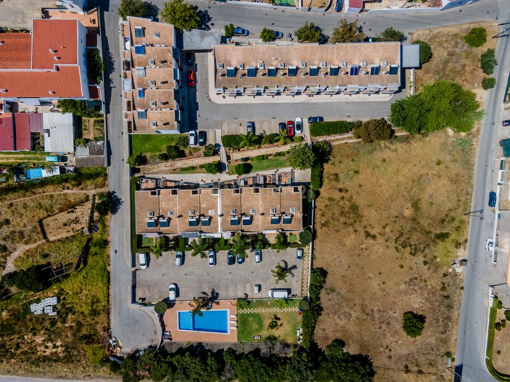 Moradia T3, com piscina, inserida num Condomínio Familiar – Ferreiras, Albufeira - Image 30