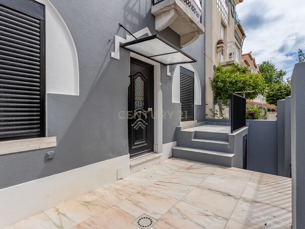 Moradia totalmente renovada no coração de Lisboa, com 4 suites - Image 2