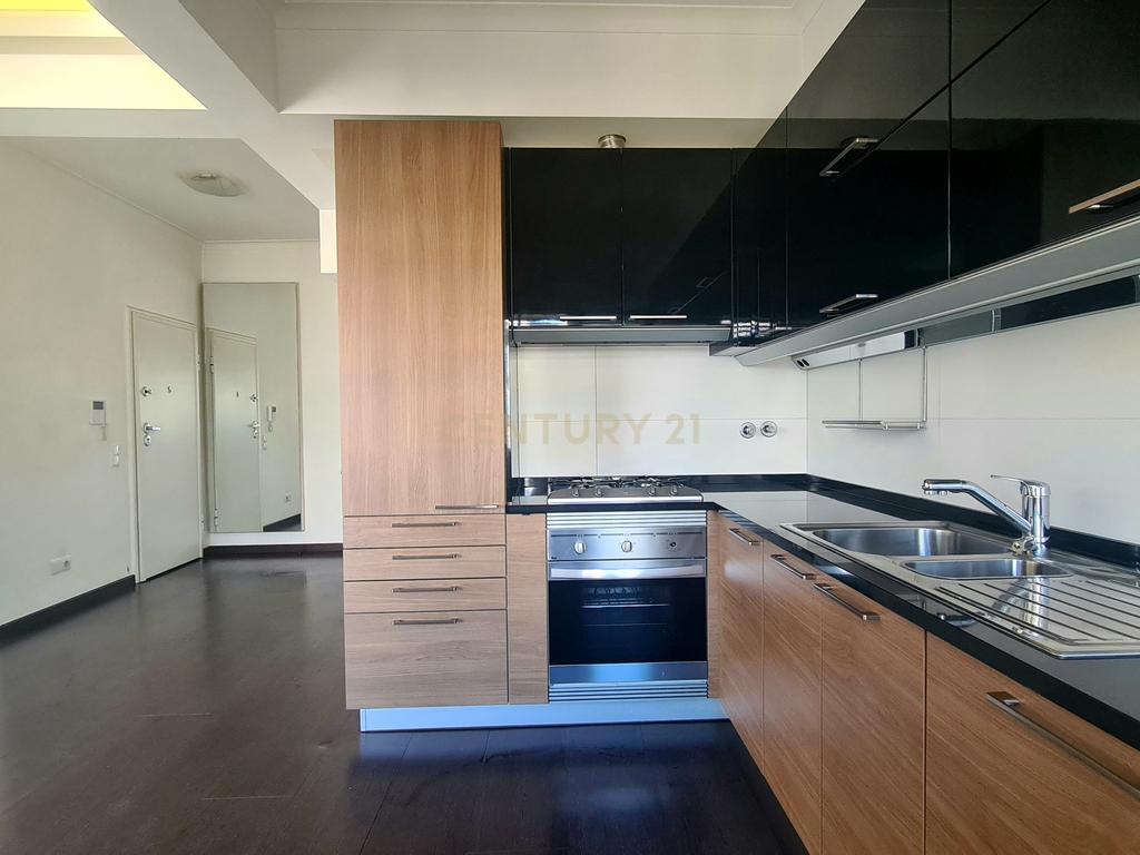 Apartamento Renovado T2 em Santa Clara, Lisboa - Image 7