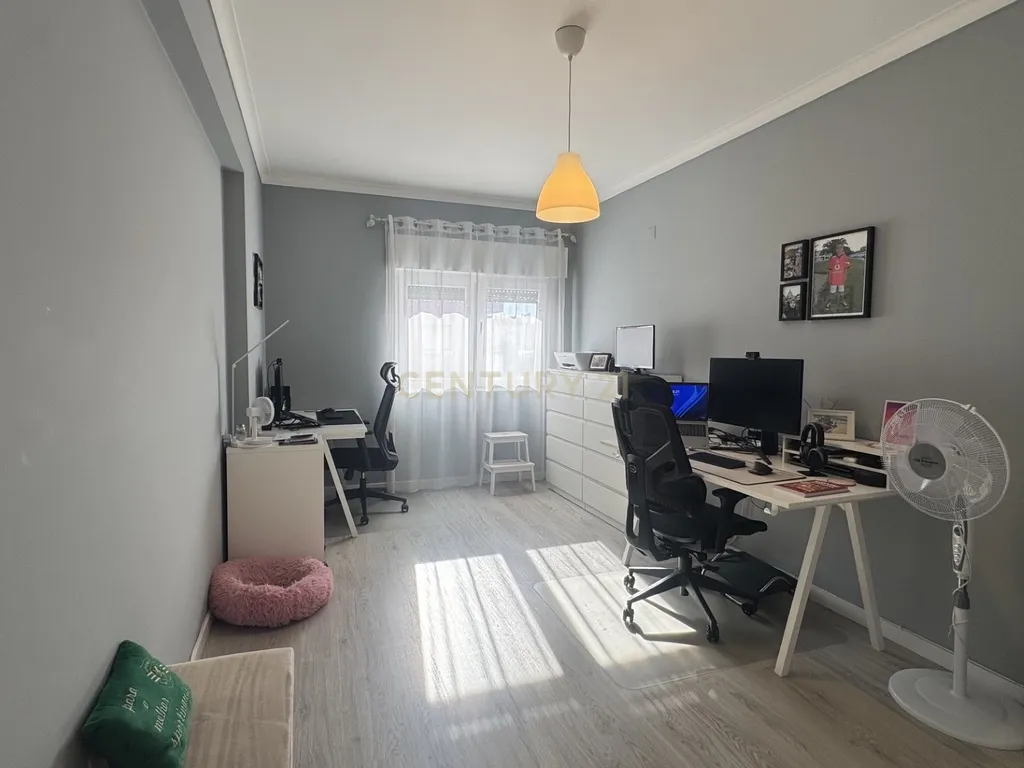 Apartamento Renovado T2 em Pinhal Novo, Palmela - Image 8