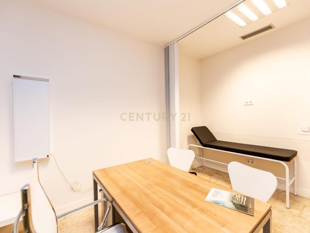 Loja Comercial Luxuosa em Madrid - 306m² com Excelente Localização - Image 36