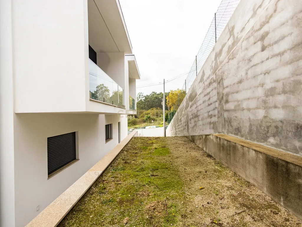 Moradia V3 Geminada em Recezinhos, Penafiel (Fração A) - Image 44