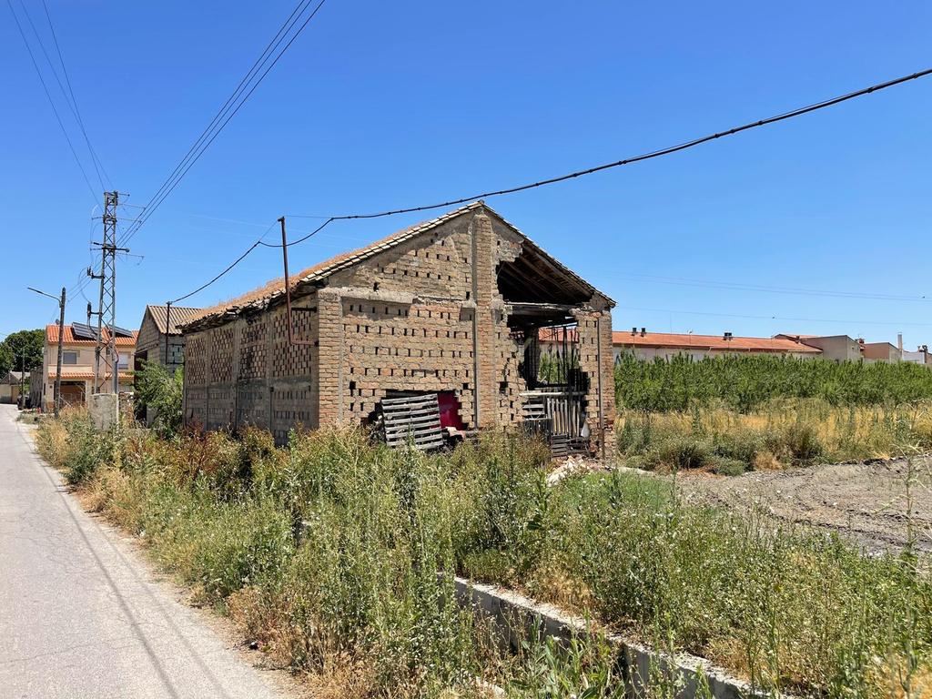 TERRENO DE REGADÍO CON SECADERO, JUNTO AL NÚCLEO URBANO DE FTE. VAQUEROS - Image 10