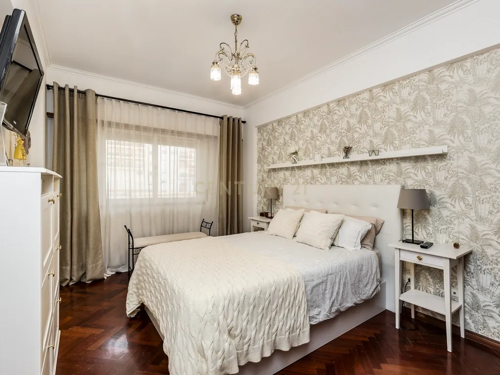 UMA CASA DE SONHO - T4 em Queluz - Image 9
