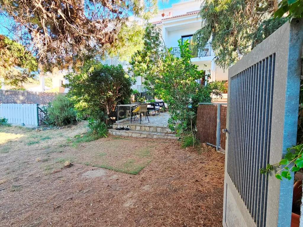 Viva o estilo de vida mediterrânico nesta casa com jardim e vista para o mar em Llançà - Image 31