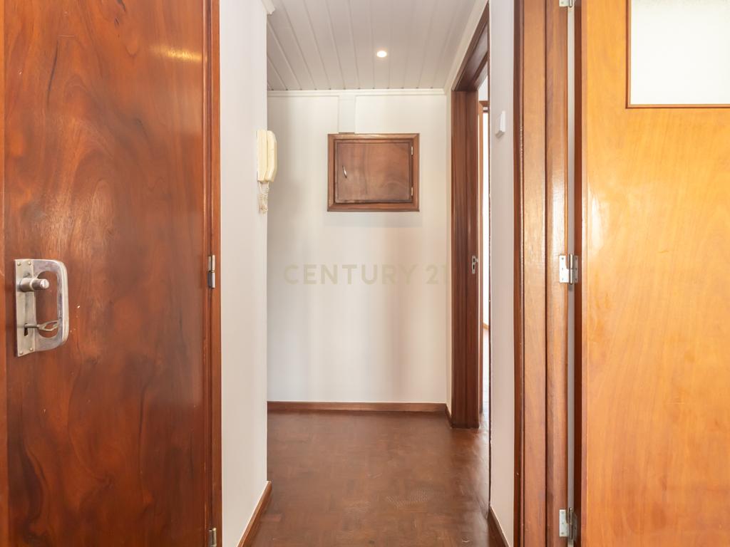 Apartamento T2 para arrendamento no centro da Costa da Caparica - Image 41