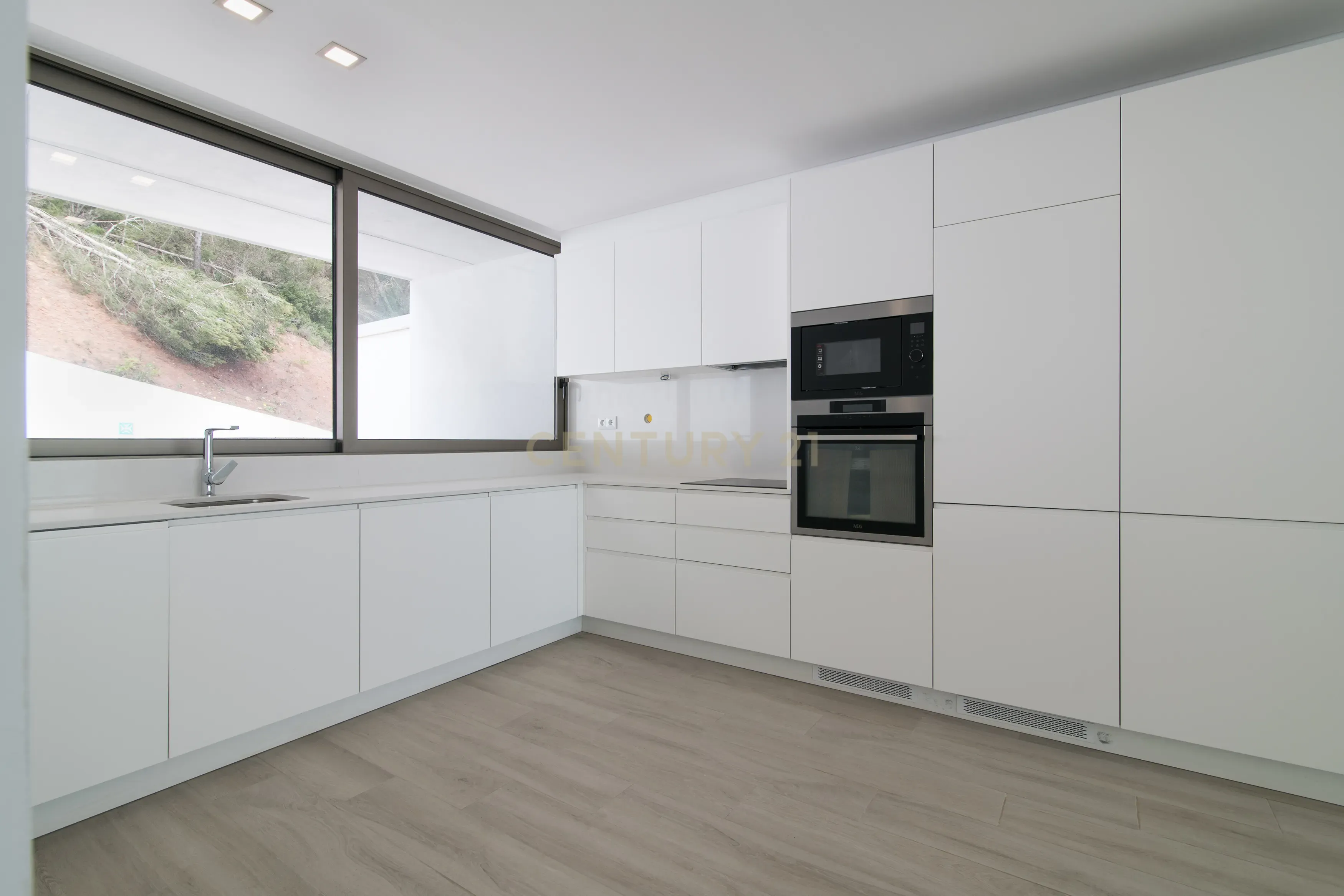 Condomínio Villas d’Ouro – Exclusividade e Conforto no Coração de Sesimbra - Image 23