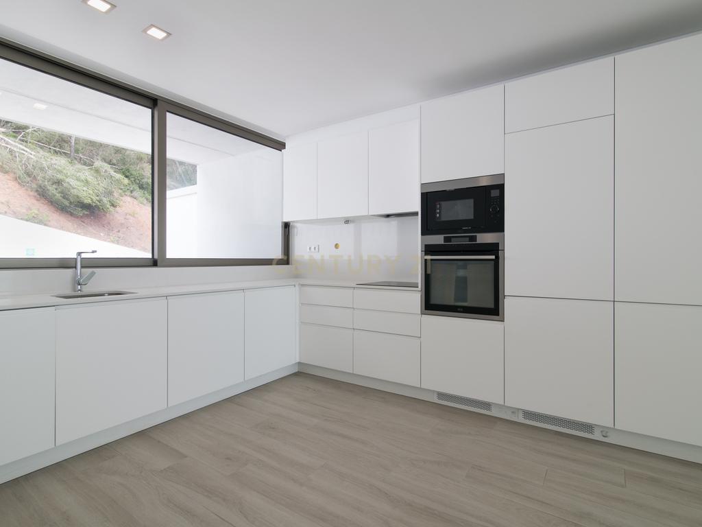 Condomínio Villas d’Ouro – Exclusividade e Conforto no Coração de Sesimbra - Image 23