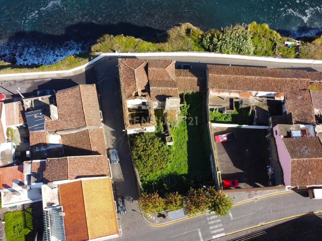 Moradia Histórica para Reabilitação | Primeira Linha de Mar | Fenais da Luz - Image 9