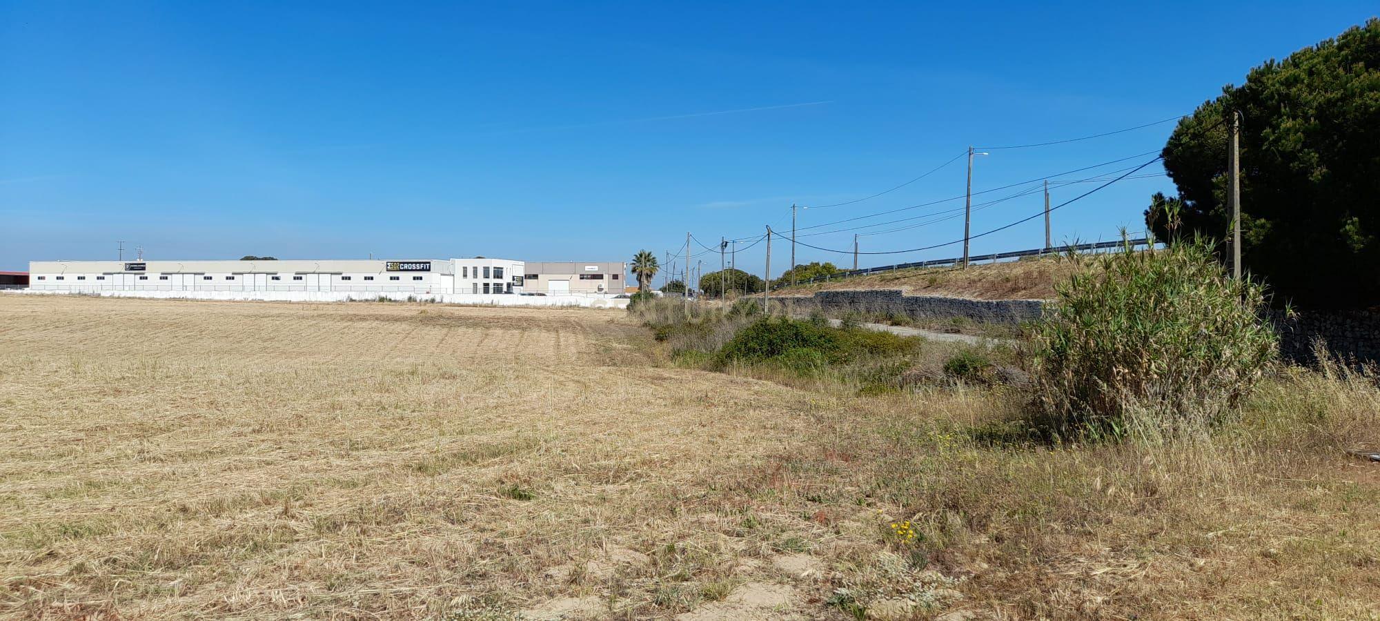 Terreno urbano com possibilidade de construção em Vale da Resina, freguesia de Alcochete - Image 1