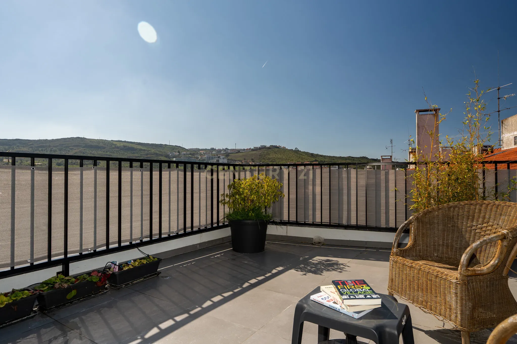 Apartamento T3+1 duplex, com terraço e estacionamento, no centro da cidade de Torres Vedras - Image 59