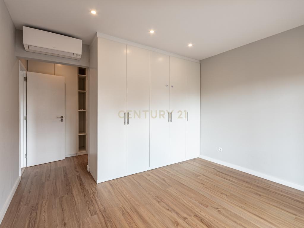 Moradia Unifamiliar T5 em Carcavelos  - Image 26