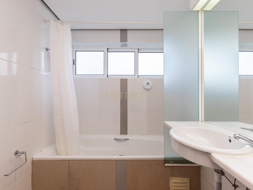 T2 , Golden Club Cabanas. - Image 23