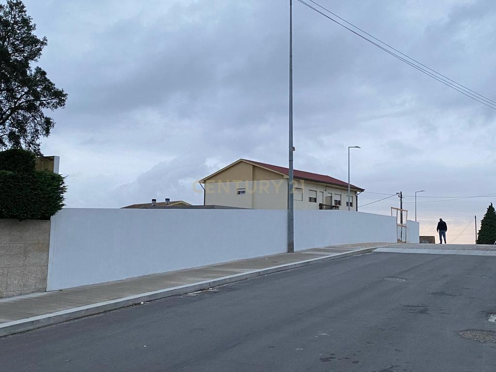 Terreno no Centro de Fânzeres - Image 3