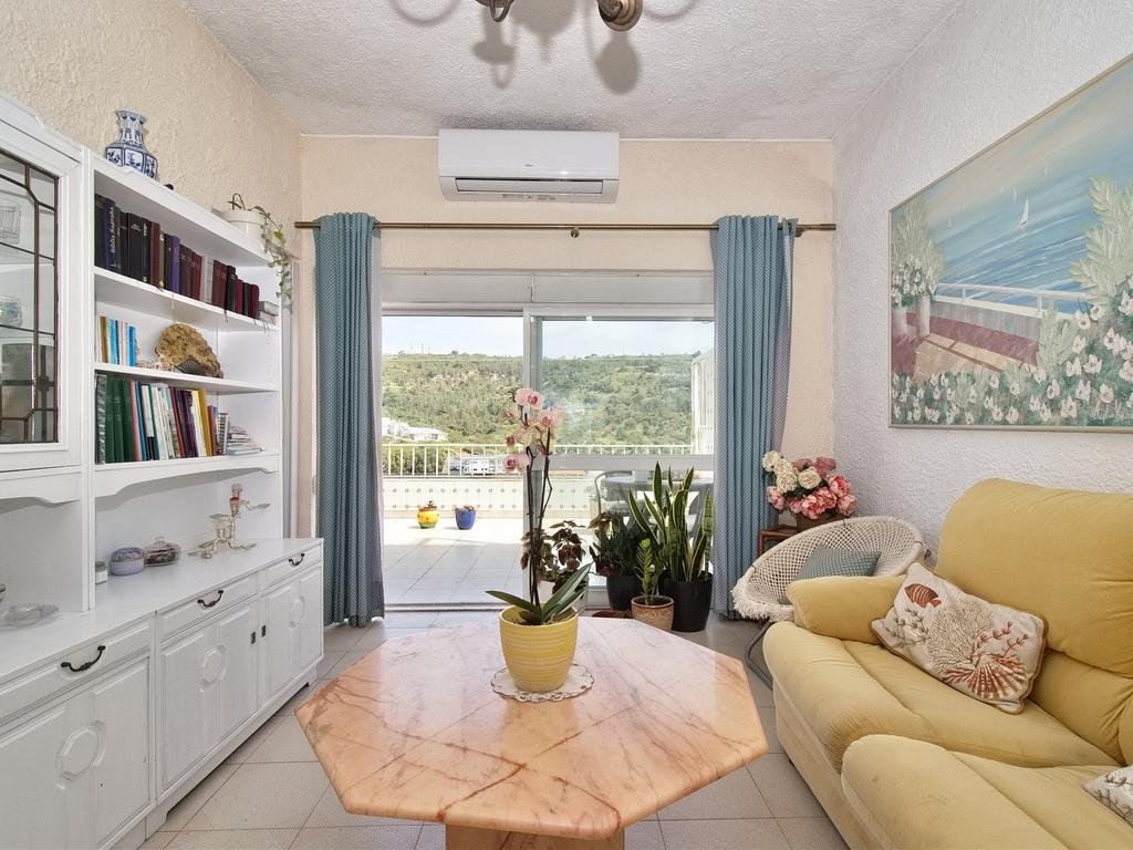 Apartamento T1+2 na Histórica Aldeia do Castelo de Sesimbra - Image 8
