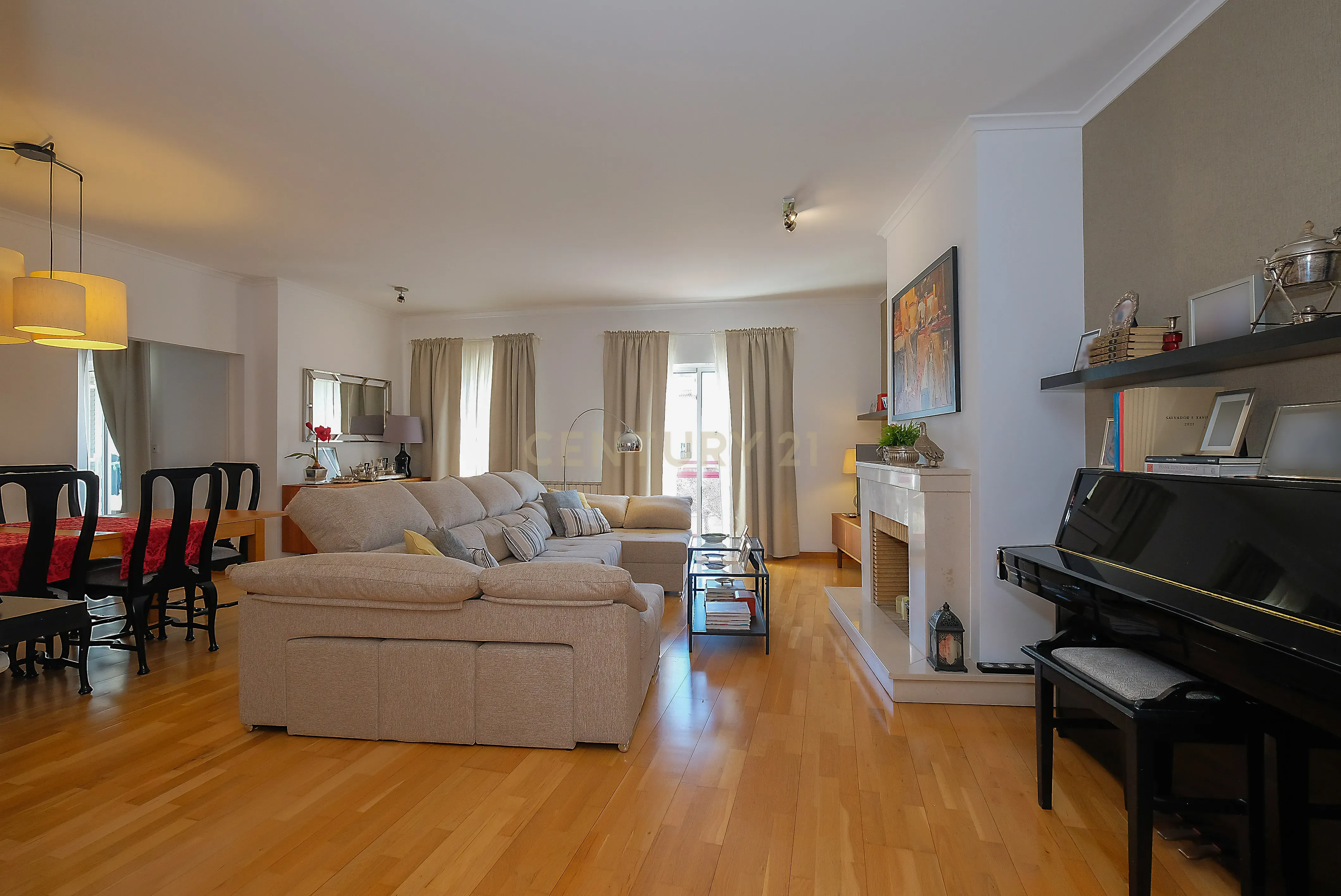 Fotografia 3 de T4 Exclusivo em Urbanizaçao Cabanas Golfe ,| Elegância, Conforto e Natureza