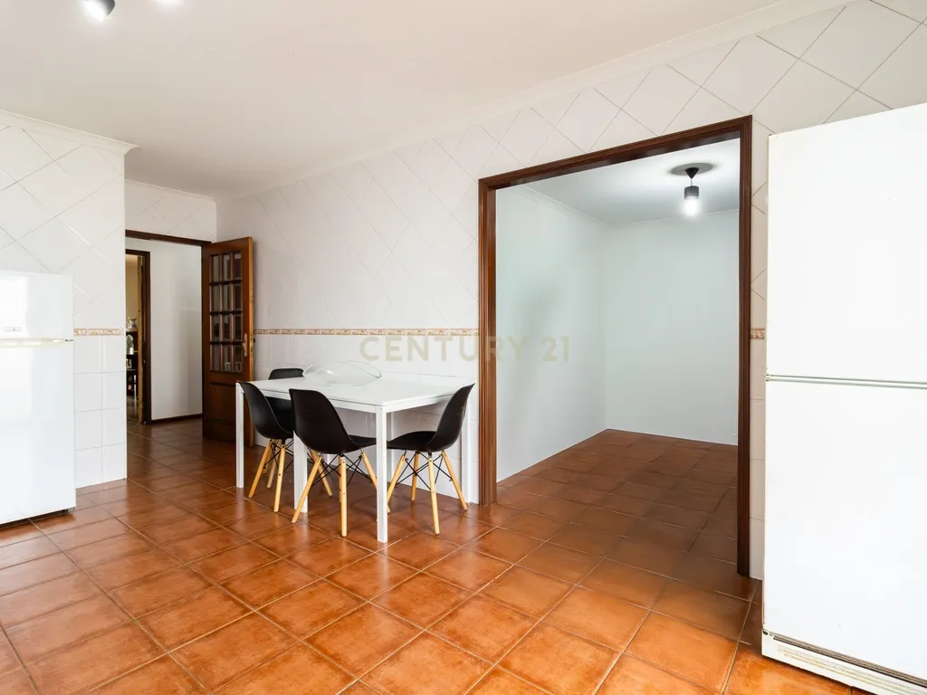 Excelente Moradia T4 - Image 9