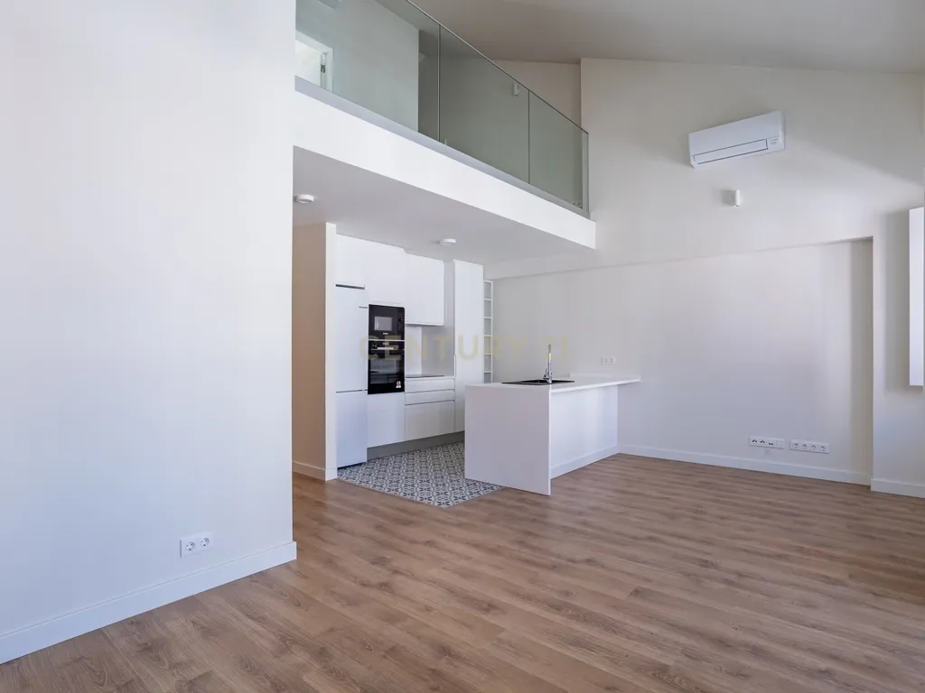 Duplex T3 para Venda, em Campolide – Pé-Direito Duplo, Terraço e Classe Energética A | 940.000 € - Image 5