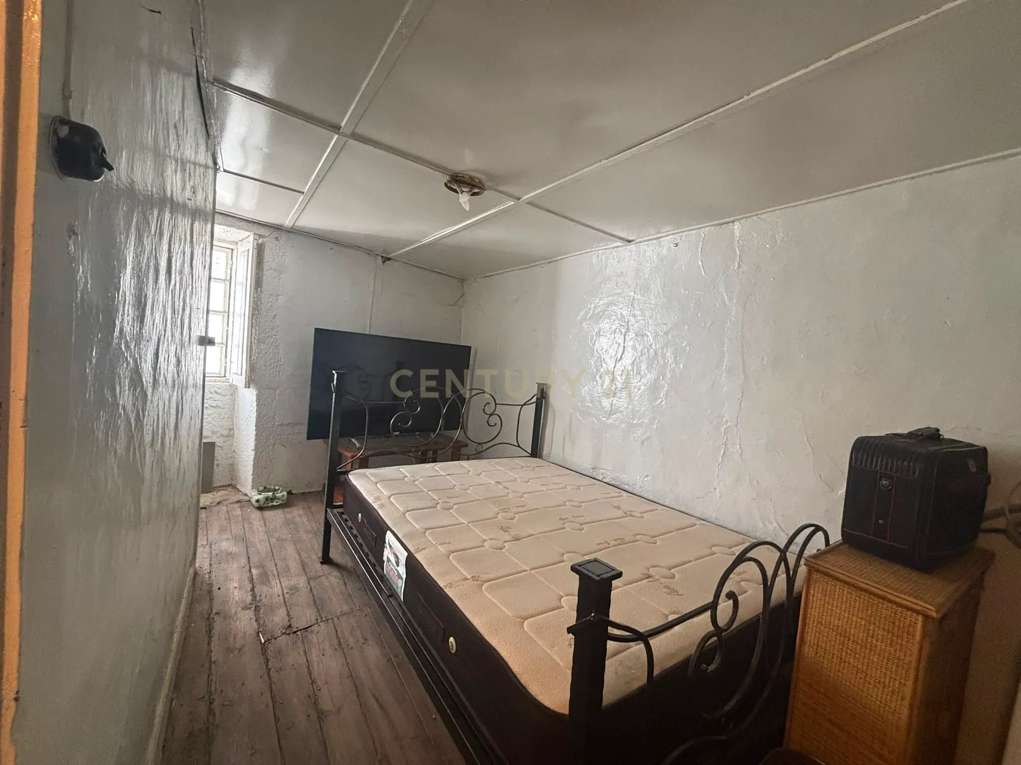 Fotografia 8 de Oportunidade Investimento! Moradia Alcains, Castelo Branco
