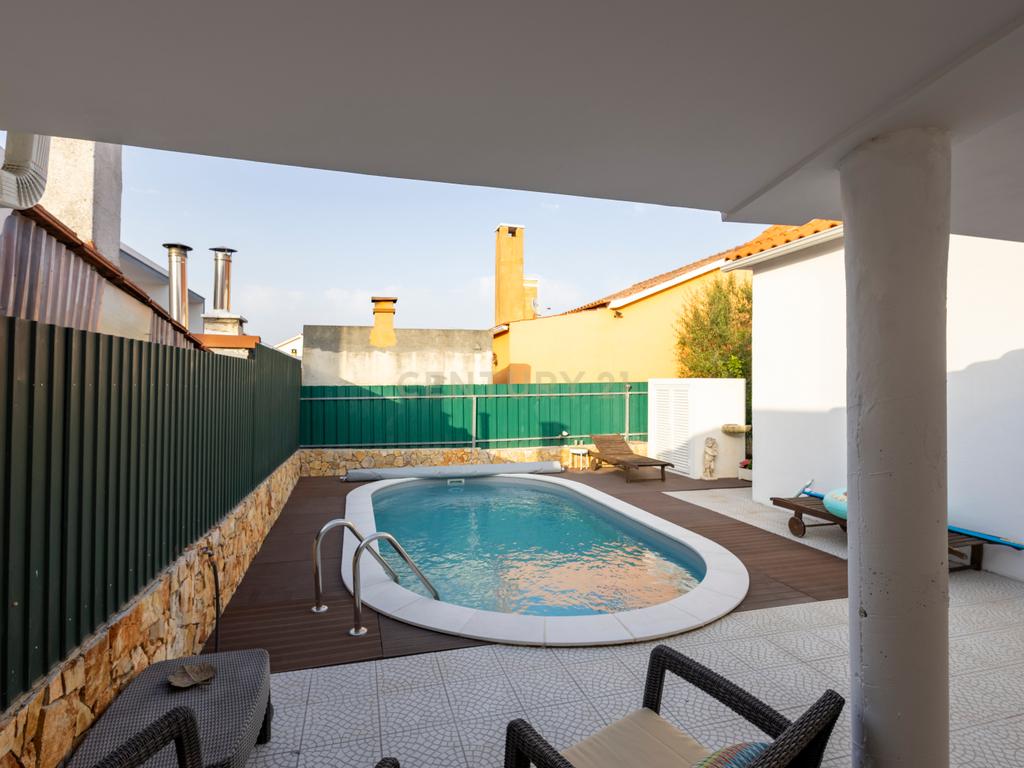🏡 Moradia Isolada com piscina – Quinta do Conde - Image 26