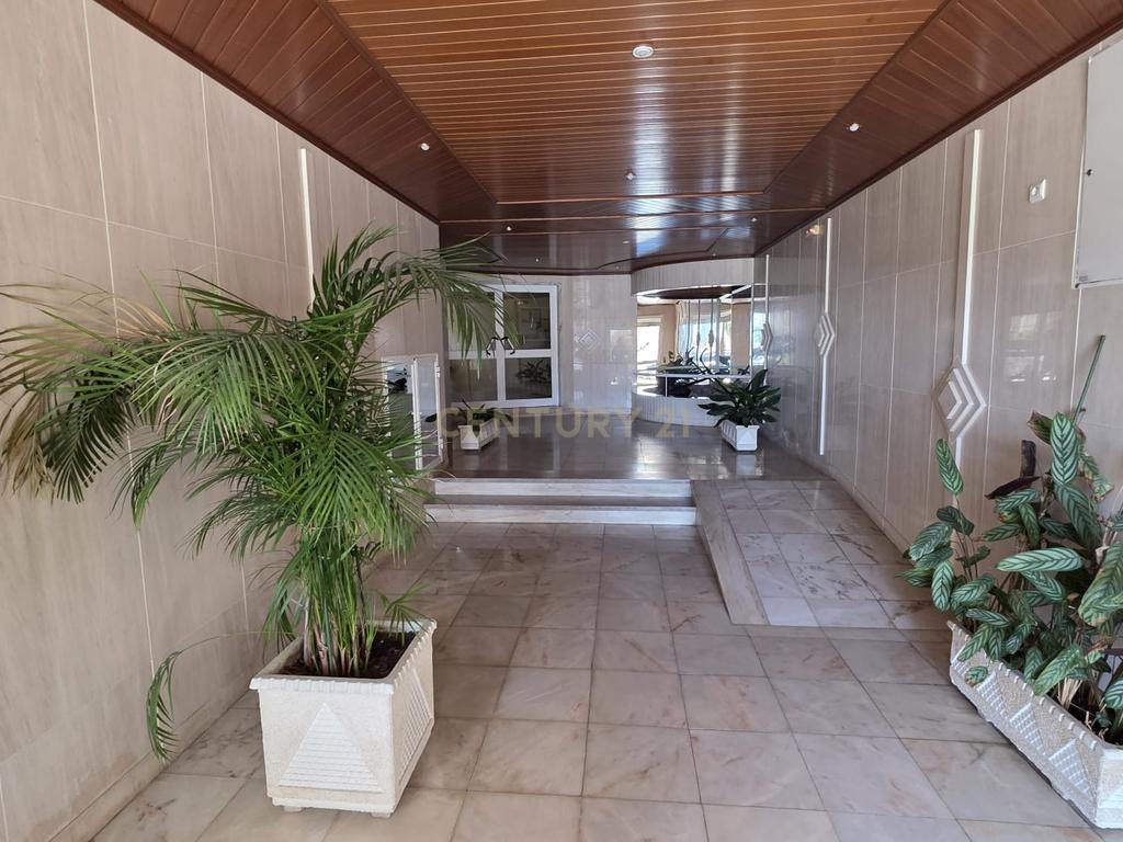  Apartamento T2 em Sesimbra, primeira linha da praia com Terraço Vista Mar - Image 5