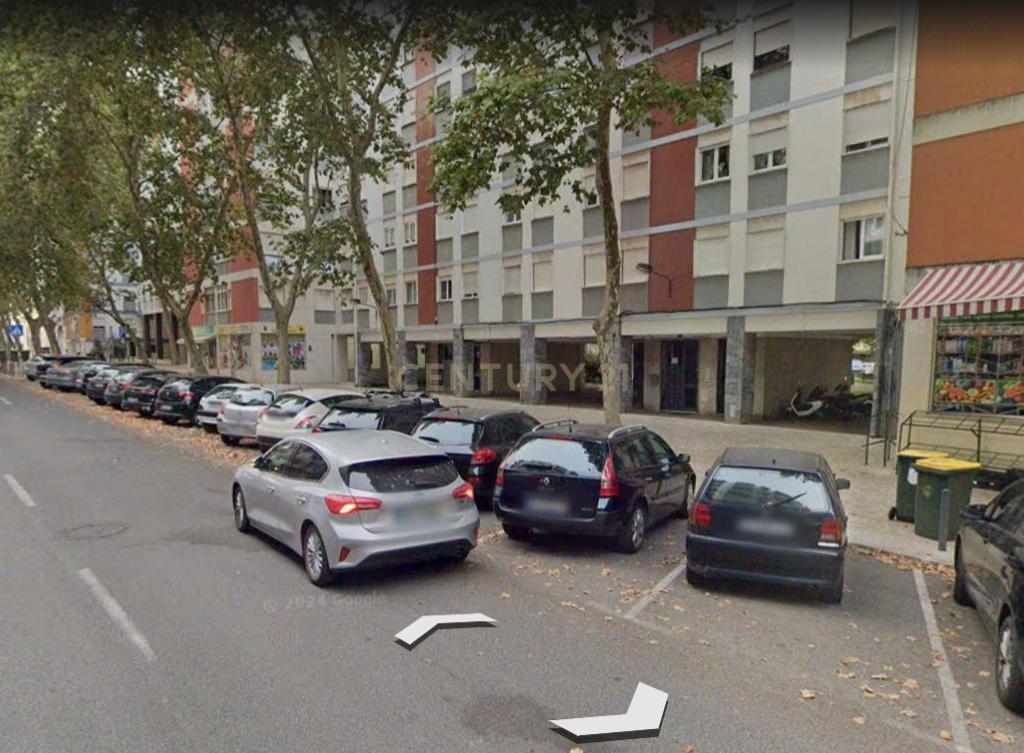 Benfica, Espaço Comercial com 50+120m2 de cave - Image 6