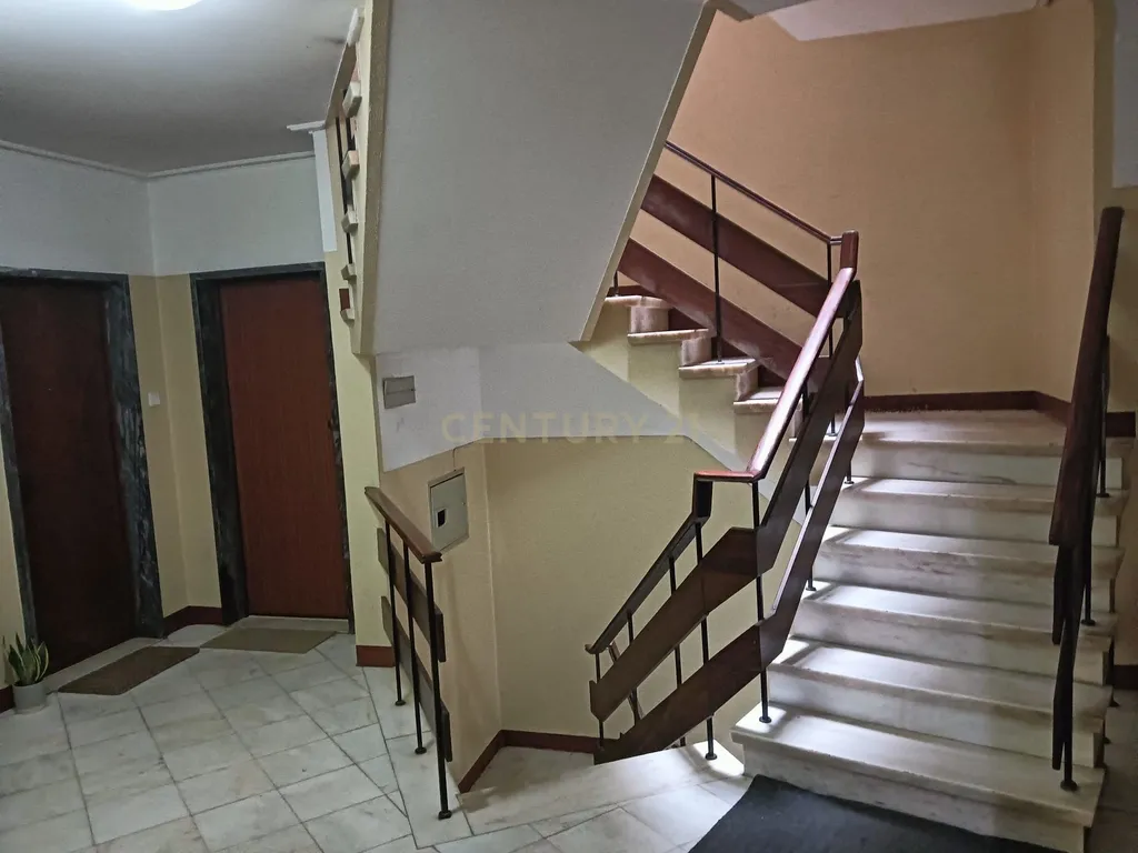 Apartamento T2 à Rendar - Vista Mar na Parede - Image 13