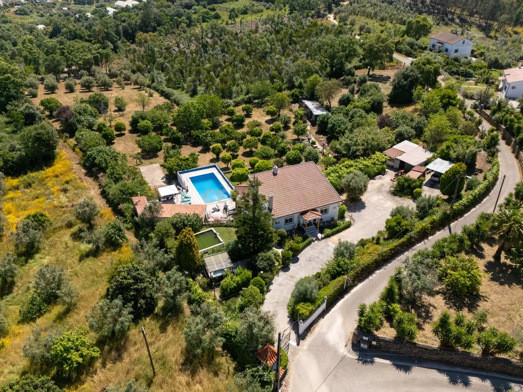 Quinta de 1ha vedada com piscina, jacuzzi, pomar e vista panorâmica em Olalhas, Tomar - Image 33