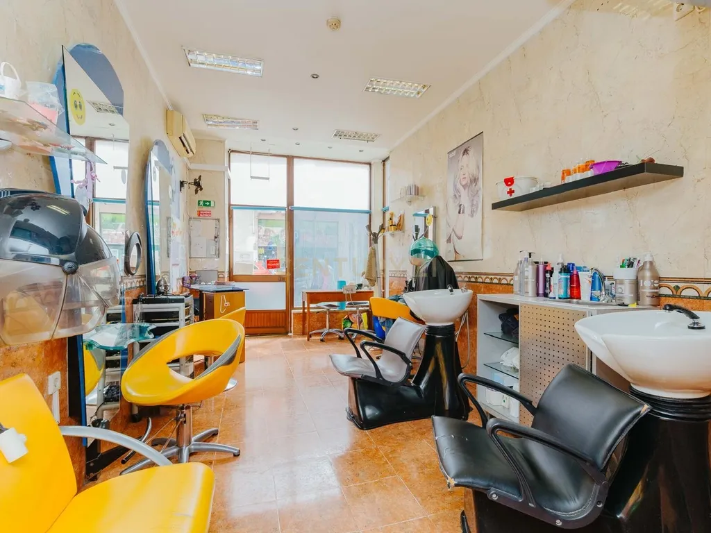 Oportunidade Única nas Olaias – Loja com Potencial para Transformação em Apartamento - Image 5