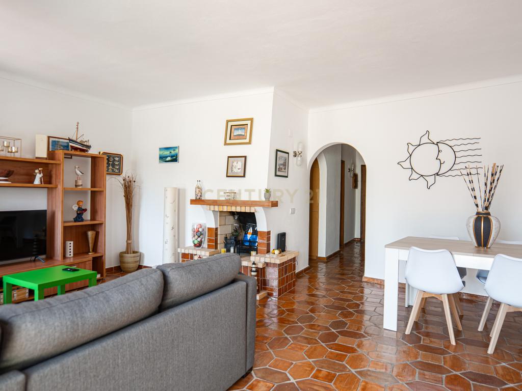 Apartamento com Vista Piscina em Condomínio Privado – VILAMAR (Porches, Algarve) - Image 17