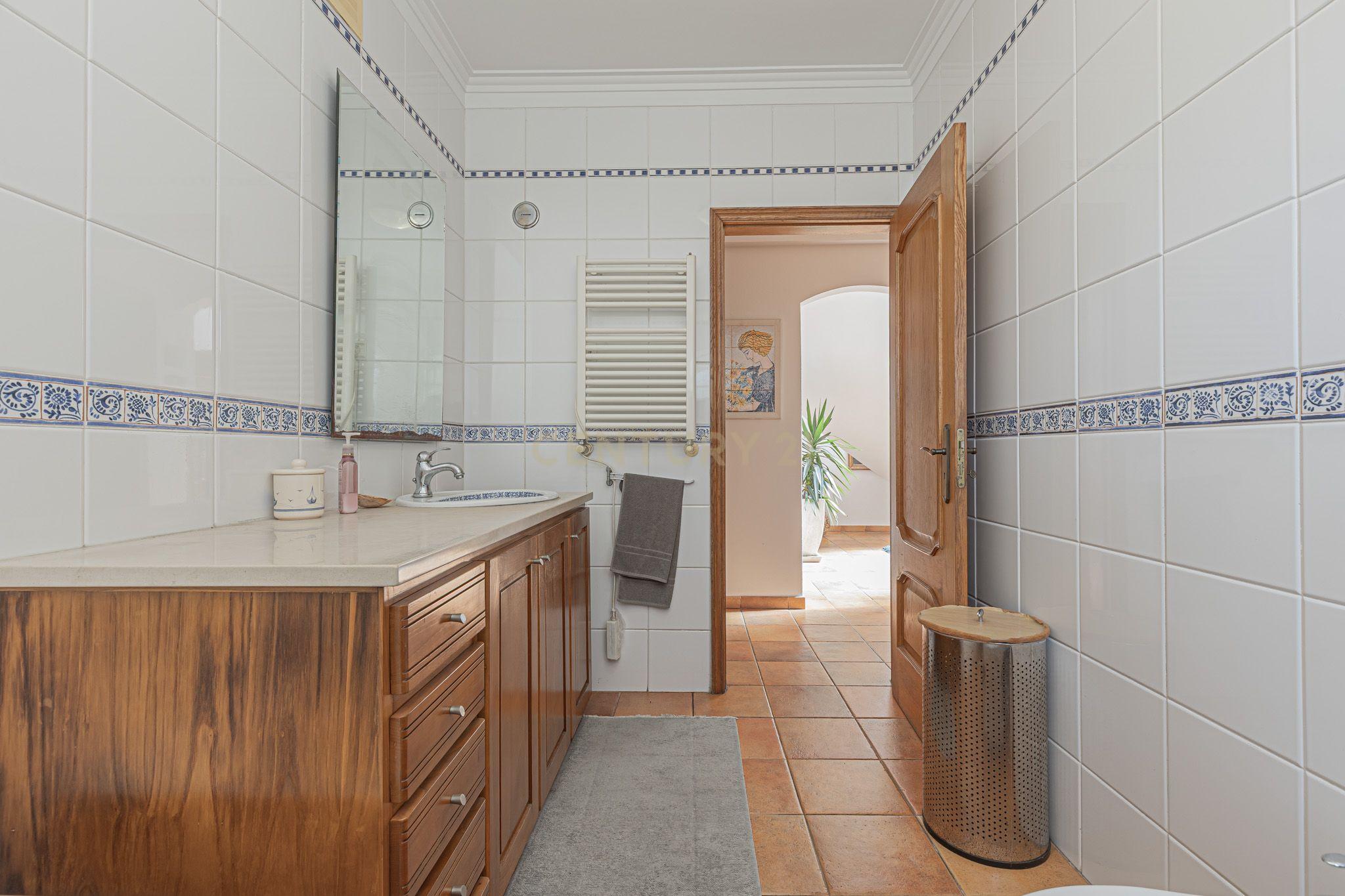 Moradia T5 - Almada - Piscina - Garagem -  364 m² - Terreno 1.024 m² - Image 32