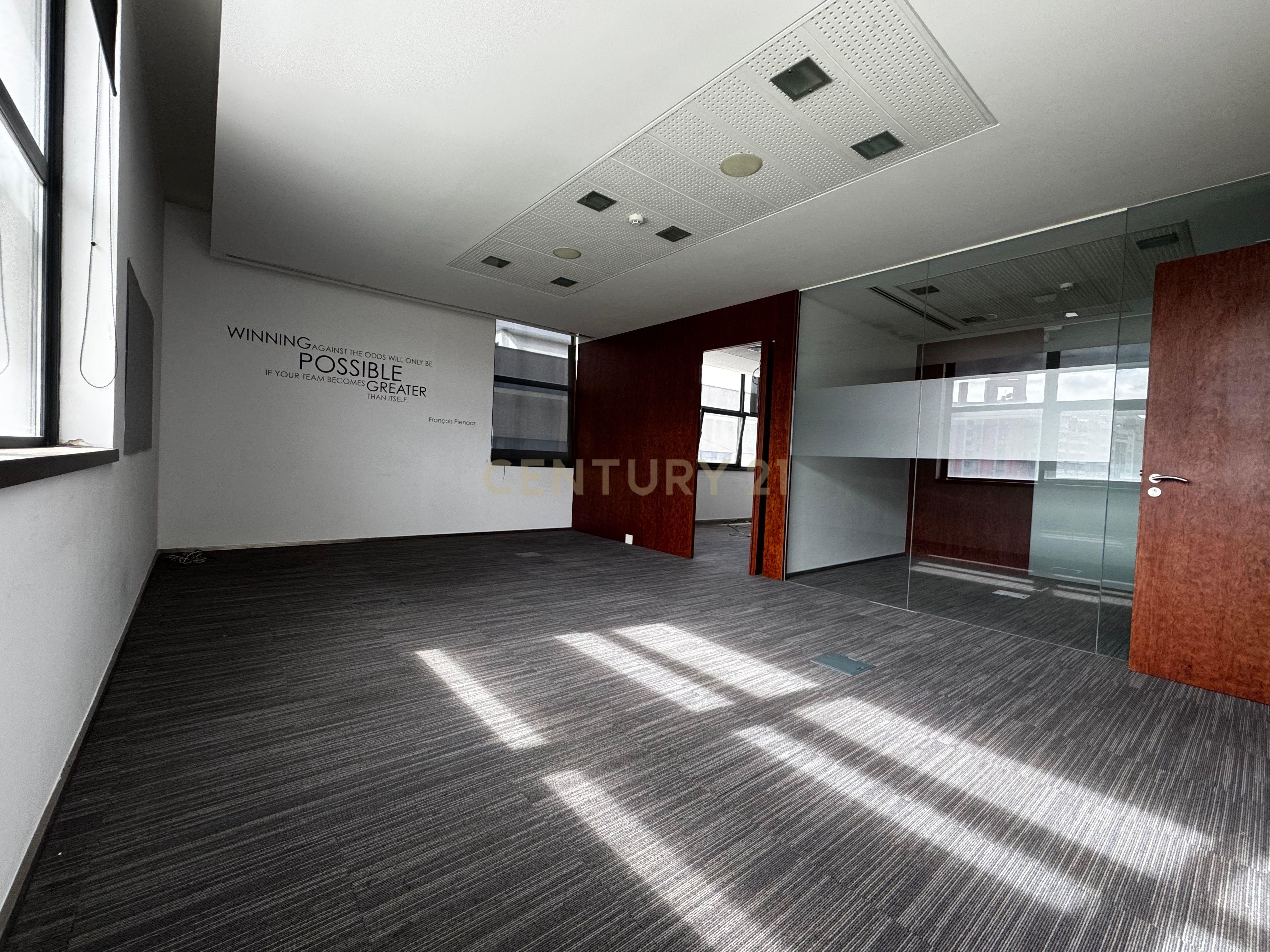 Escritório para Arrendamento no Pólo Técnico de Telheiras – 251 m² | 6 Salas | 5 Estacionamentos - Image 11