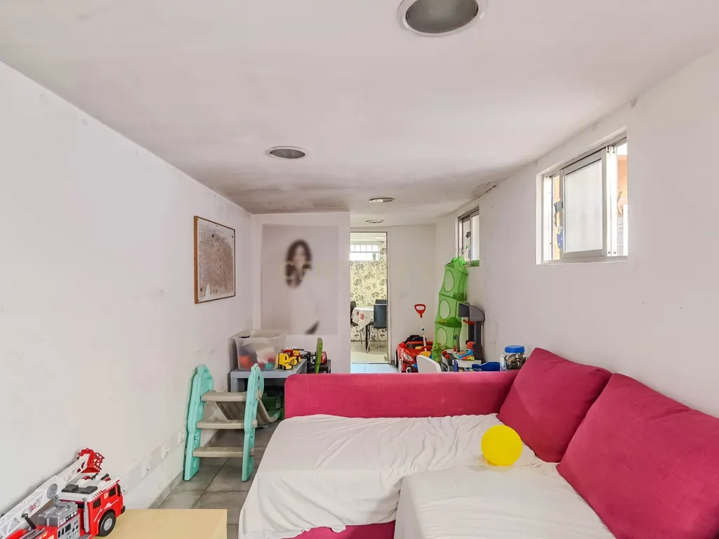 Moradia Bi-familiar T2 + T2 - Mafamude, Vila Nova de Gaia - Image 23